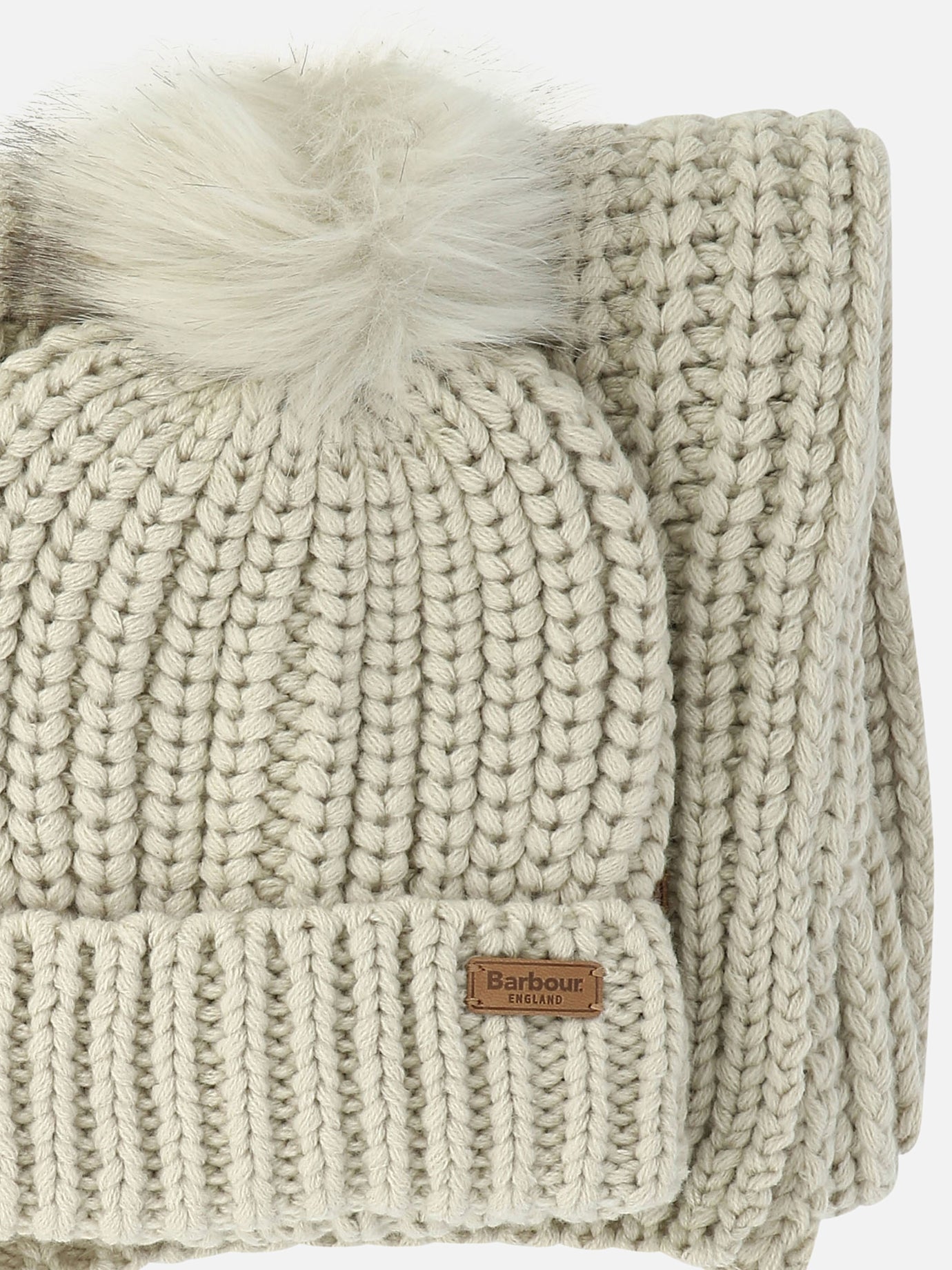 Barbour "Saltburn" beanie and scarf set Beige